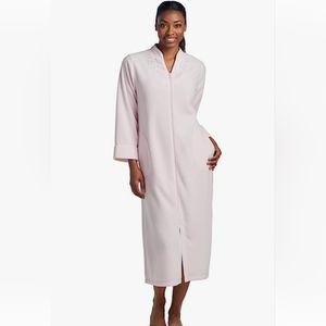 Miss Elaine Long Fleece Robe, Sz L, Front Pockets and Zipper.